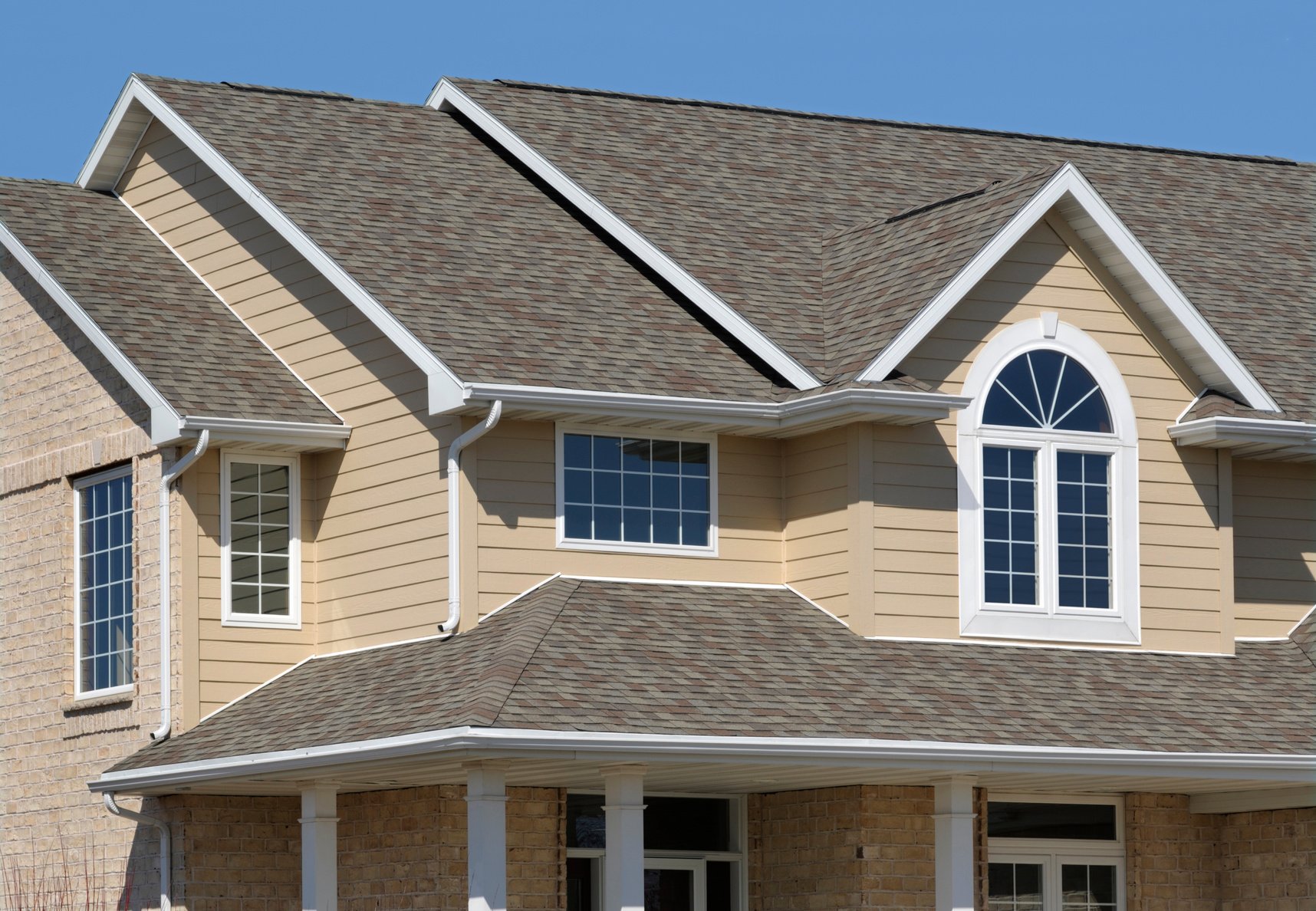 New Residential House; Architectural Asphalt Shingle Roof, Vinyl Siding